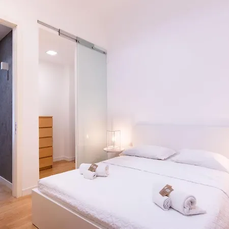 Apartment Oliveri Vintage House At Politeama